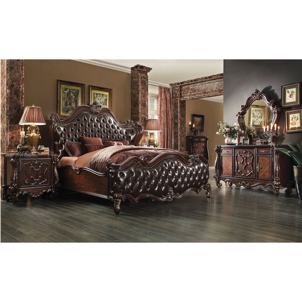 Versailles Chest