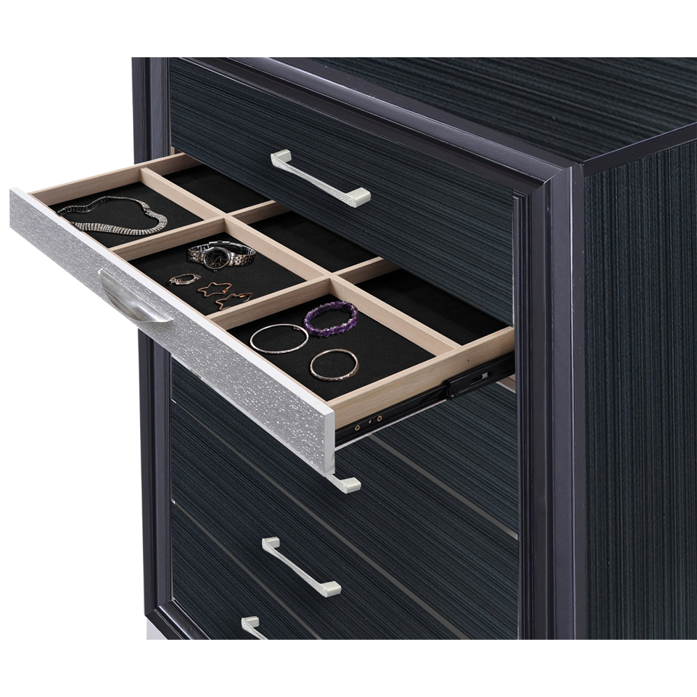 Naima Dresser